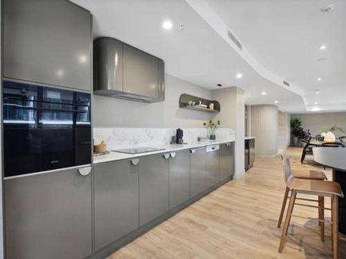 Elegant 1-Bed with Outstanding Building Amenities