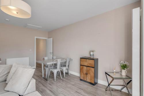 2-Bed on Dereham Road with Balcony Flat B in Mancroft