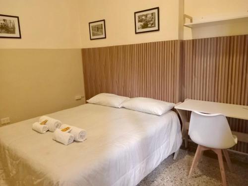 Double Room with Shared Bathroom image 5