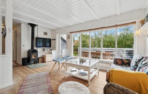 3 Bedroom Stunning Home In Nexø in Snogebaek