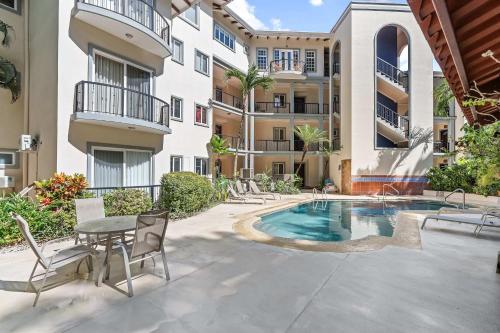 3-BD Beauty with Pool Near Beach in Santa Cruz