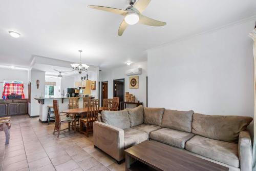 3-BD Beauty with Pool Near Beach in Santa Cruz