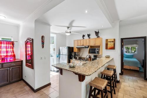 3-BD Beauty with Pool Near Beach in Santa Cruz