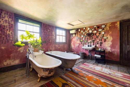 Extraordinary Grade Ii-listed Early Georgian Home - London