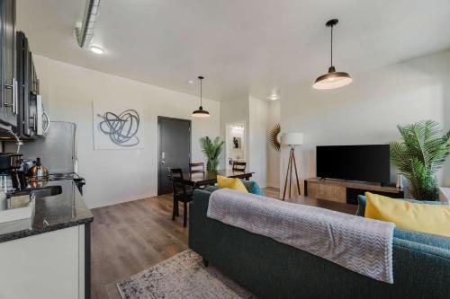 2BR Modern Retreat Near Henry Ford detail