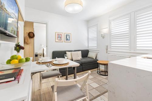 Bay View in Rushcutters Bay - image 8