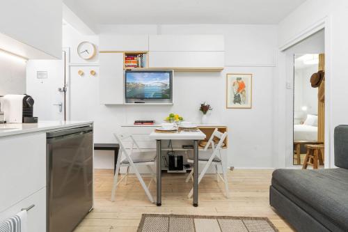 Bay View in Rushcutters Bay - image 6