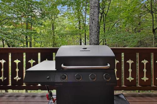 Couples Cabin In Gatlinburg - 3 Miles To Downtown - image 10