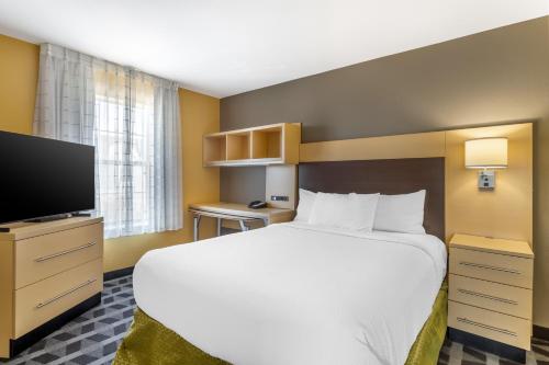 Efficiency Queen Room - Non smoking room in MainStay Suites Houston NASA/Clear Lake