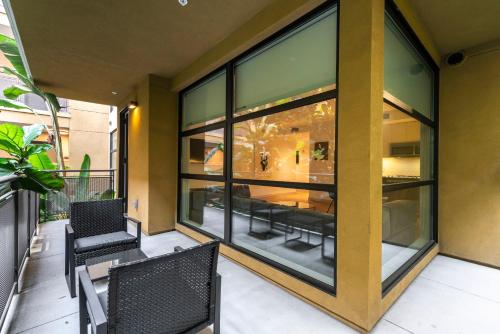 2BR Peaceful Hollywood Oasis Condo el in Los Angeles, USA