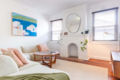 Stylish Art Deco 2 Bed Apt in Edgecliff in Woollahra