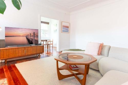 Stylish Art Deco 2 Bed Apt in Edgecliff in Woollahra