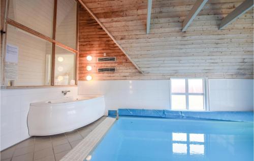 Bathroom, Amazing Home In Blavand With Wifi in Vejers Strand