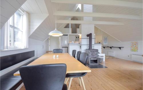Kitchen, Amazing Home In Blavand With Wifi in Vejers Strand