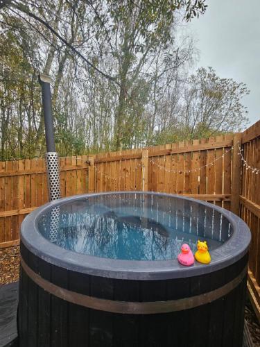 Pezsgőfürdő, The Laurels - Wood Fired Hot Tub and Firepit in Stalmine