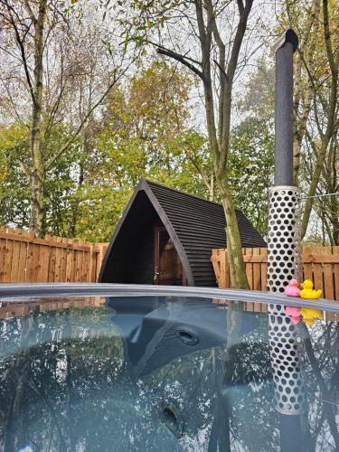 Pezsgőfürdő, The Laurels - Wood Fired Hot Tub and Firepit in Stalmine