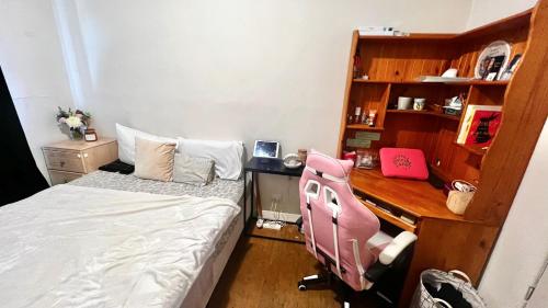 Budget room near Melbourne Airport in St Albans