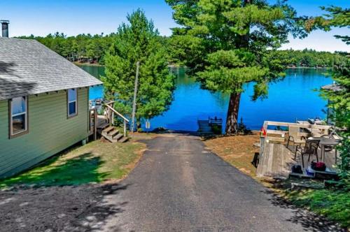 Anderson Lakeside Cabin in Saint Germain, USA