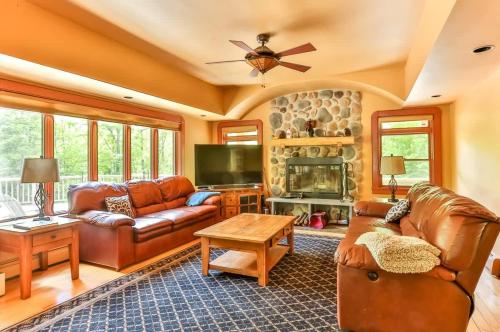 Country Escape Overlooking Hunter & Windham Mts - image 4