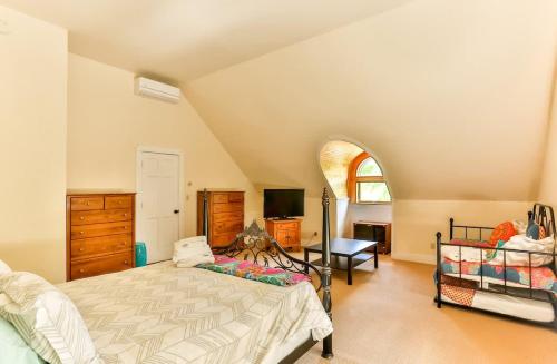 Country Escape Overlooking Hunter & Windham Mts - image 10