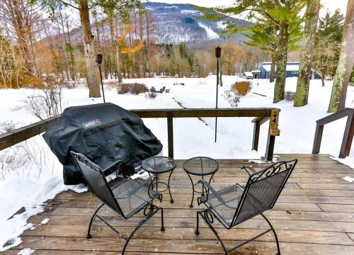 Majestic Mountain Retreat with Fire Pit Facing Mtn - image 3