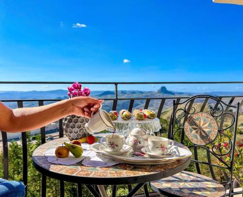 . La Finestra sul Castello B&B