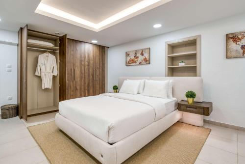 Voula Luxury Modern Living 1 Bd Apt with Garden gîte à louer Glyfáda