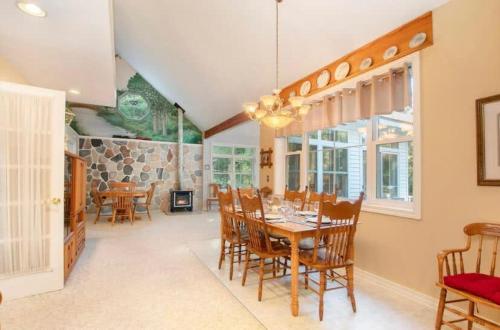 Chickadee Lodge Welcomes you - Year Round FUN in Luther, USA