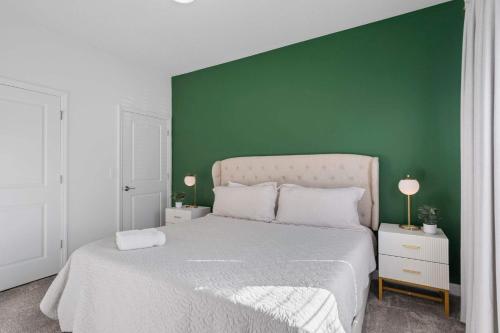 Modern 4 Bed Home Themed Rooms Prime Location in Kissimmee, USA