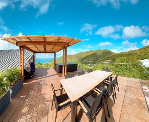 Suasana persekitaran, Aura Anse Marcel in Saint Martin