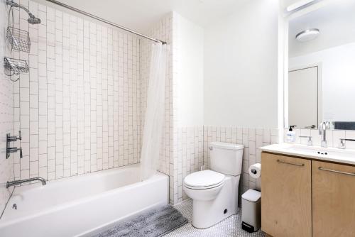 2BR New Hollywood Opulent Oasis et in Los Angeles, USA