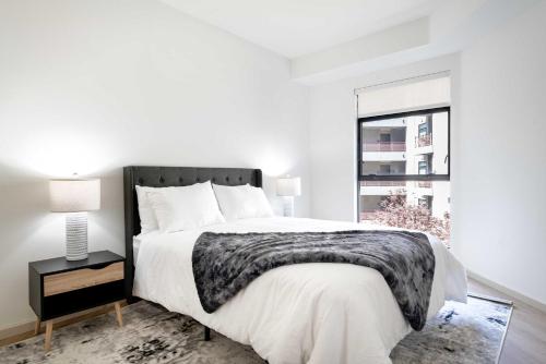 2BR New Hollywood Opulent Oasis et in Los Angeles, USA
