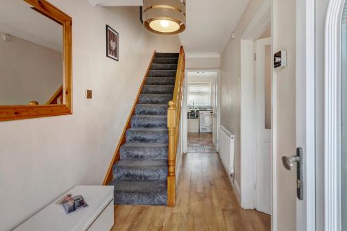 บริการและสิ่งอำนวยความสะดวก, 3-Bed House Sleeps 6 Free Parking Wifi in บาริลดัล