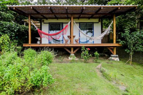 Erkély/terasz, Sol-lua Bangalo com uso exclusivo da piscina in Praia de Taubate