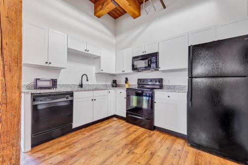 Lafayette 421 I Spacious And Cozy 1bd1bd in Saint Louis, USA