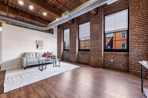 Lafayette 421 I Spacious And Cozy 1bd1bd in Saint Louis, USA