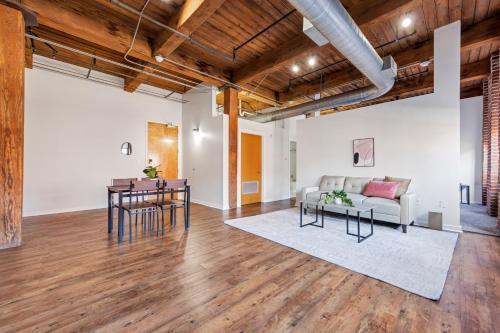 Lafayette 421 I Spacious And Cozy 1bd1bd in Saint Louis, USA