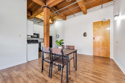 Lafayette 421 I Spacious And Cozy 1bd1bd in Saint Louis, USA