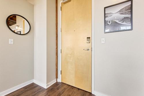 Lafayette 107 I Modern & Vintage 1bd Apartment in Saint Louis, USA