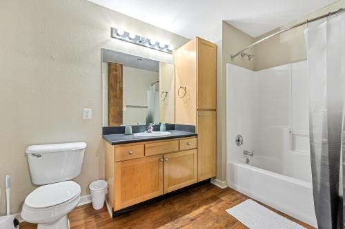 Lafayette 305 I Spacious 1bd I Free Parking in Saint Louis, USA