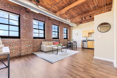 Lafayette 107 I Modern & Vintage 1bd Apartment in Saint Louis, USA