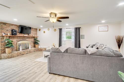 2 Mi to Beach and AFB Family Home in Biloxi in Biloxi, USA