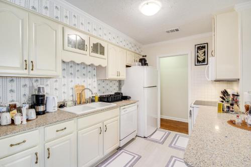 2 Mi to Beach and AFB Family Home in Biloxi in Biloxi, USA