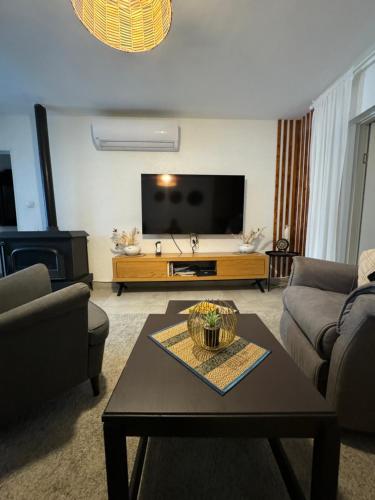 Παροχές, הבית המדברי in Μίτζπε Ραμόν