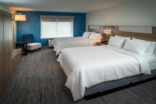 Holiday Inn Express & Suites Fairmont by IHG in Fairmont, USA