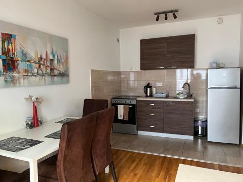 Apartment Leonis - image 11