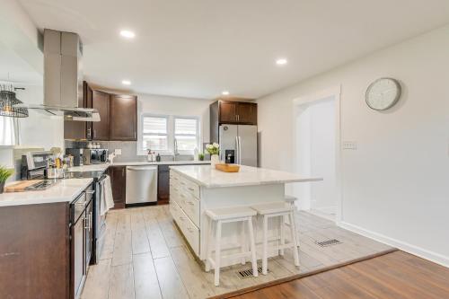 Home with Patio and Large Yard in Parkville in Parkville, USA