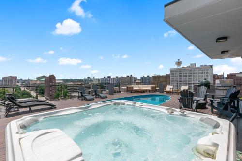 STL CITY Penthouse in Saint Louis, USA