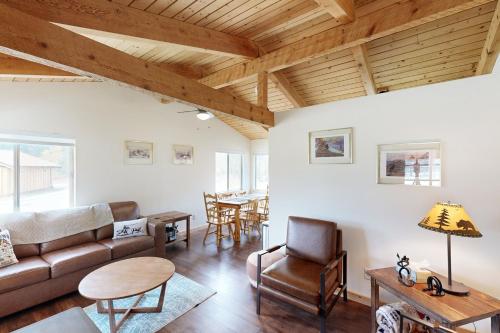 Broad Axe - Cabin #1 - Main Residence in Darby (MT)