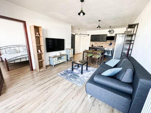 Central Apartment with Garage Parking and communal Terrace, Bratislava